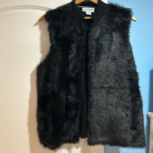 Sag Harbor Tops - Women’s faux fur sweater vest